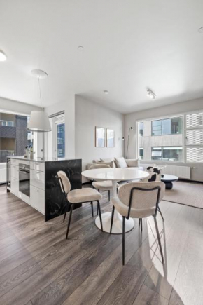Cozy Lux 2BR & 2BA City Center with Free Parking